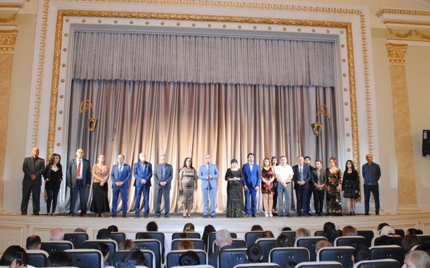 Sumqayıt Dövlət Dram Teatrı mövsümü “Solğun çiçəklər” ilə açıb