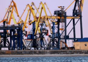 В Мариупольском морском порту заблокированы почти 70 судов 