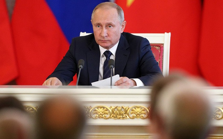 Putin Ermənistanla qoşunların birləşmiş qruplaşması haqqında sazişi ratifikasiya edib