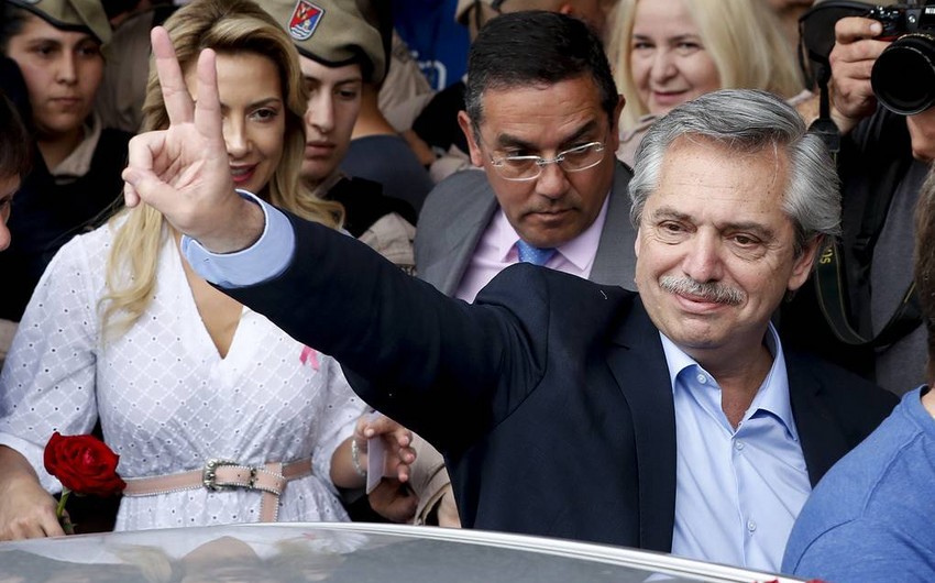 Argentina prezidenti seçkilərdə müxalifətin qalib gəldiyini etiraf edib