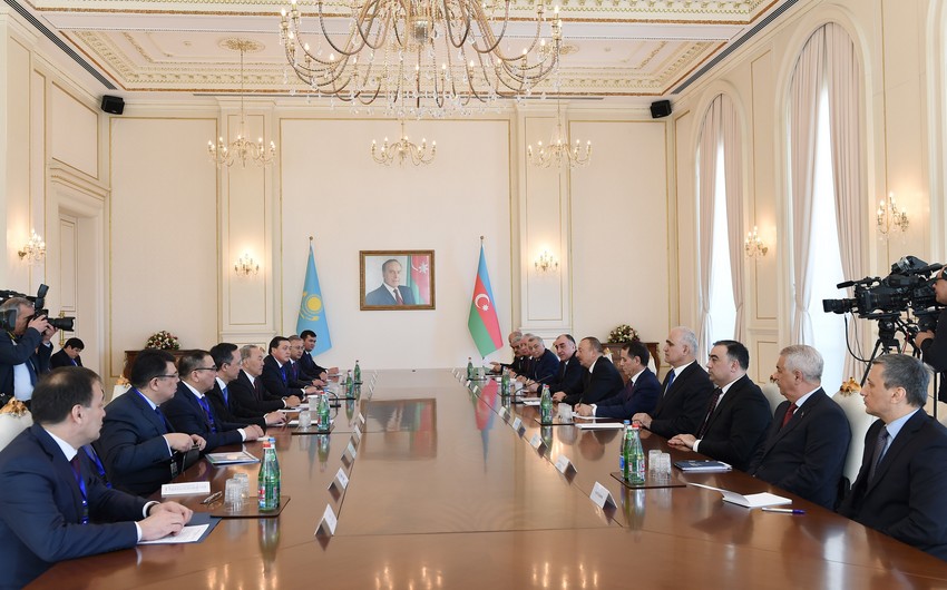 Azerbaijani and Kazakh presidents hold expanded meeting