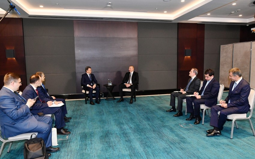 President of Azerbaijan Ilham Aliyev meets Moldovan PM in Chișinău