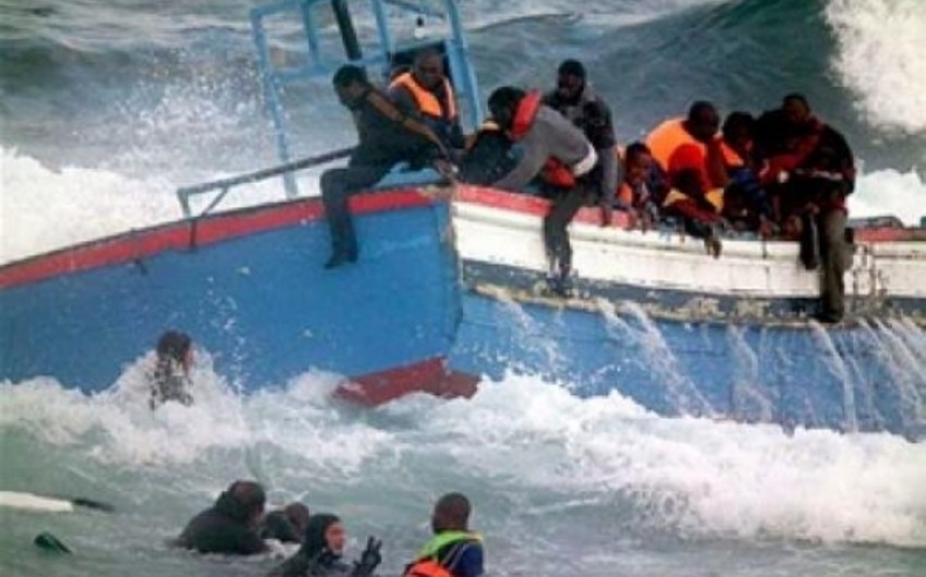 СМИ: У берегов Сицилии потерпело крушение судно с мигрантами