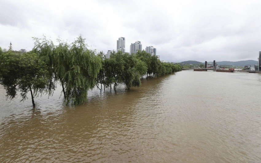 В Южной Корее из-за сильных дождей погибли шесть человек