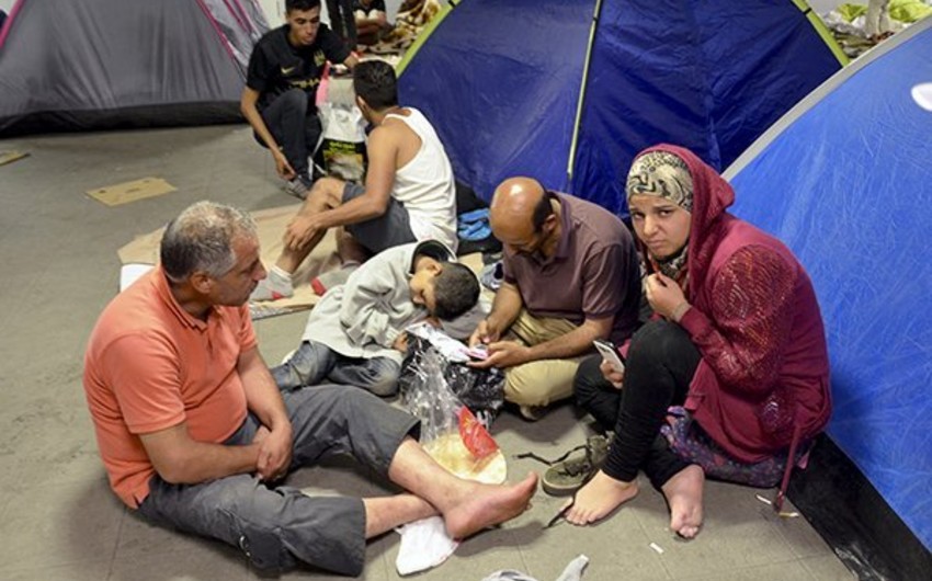 ​Венгрия задержала поезд с мигрантами из Хорватии
