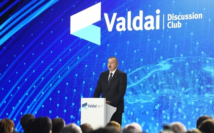 Президент Азербайджана участвует на пленарной сессии XVI ежегодного заседания Международного дискуссионного клуба Валдай