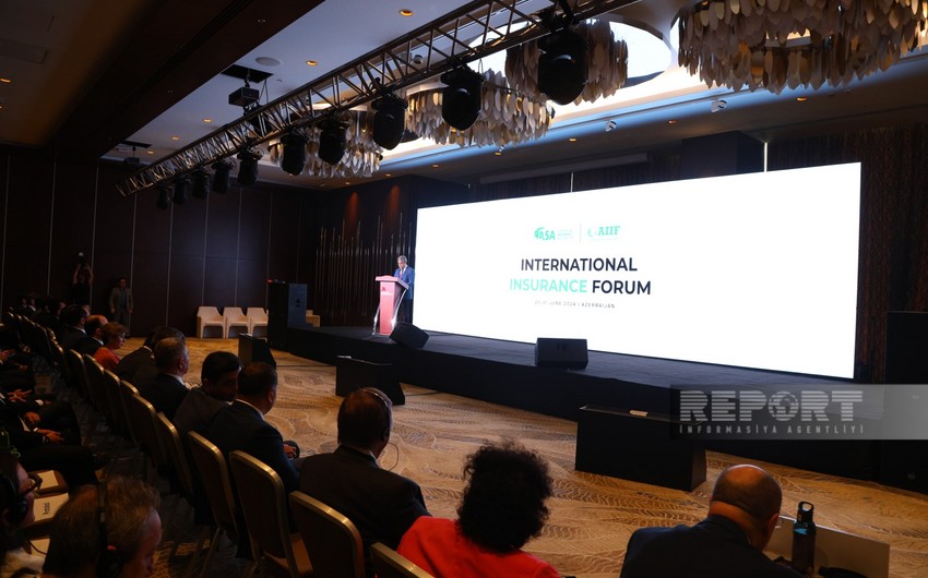 В Баку проходит Международный страховой форум