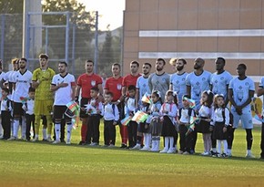 Peşəkar Futbol Liqası Bilik Gününə həsr olunmuş sosial layihə həyata keçirib