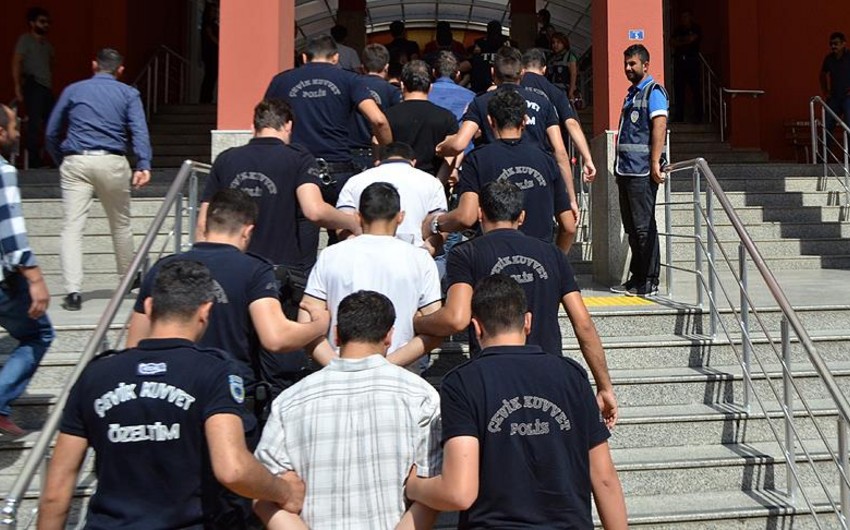В связи с попыткой госпереворота в Турции в отношении 9 056 человек избрана мера пресечения в виде ареста
