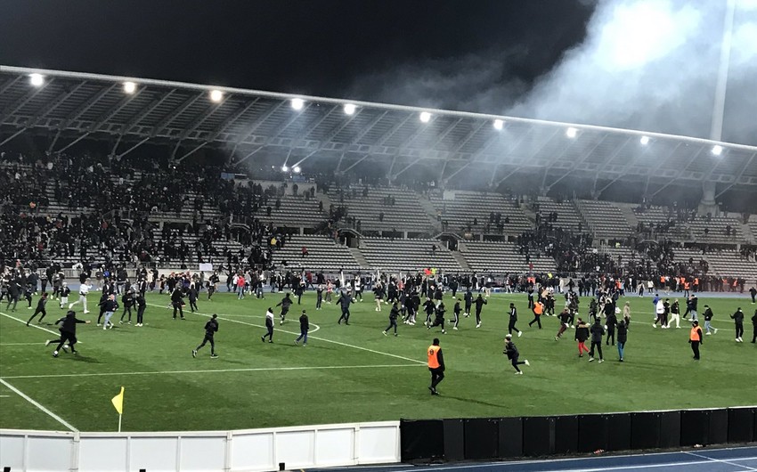 В Париже из-за драки болельщиков прервали матч Кубка Франции