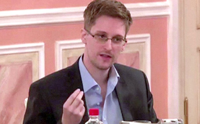 ​Сноуден попросил убежища в Швейцарии