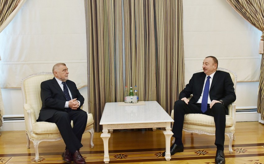 Президент Ильхам Алиев принял экс-президента Хорватии Степана Месича