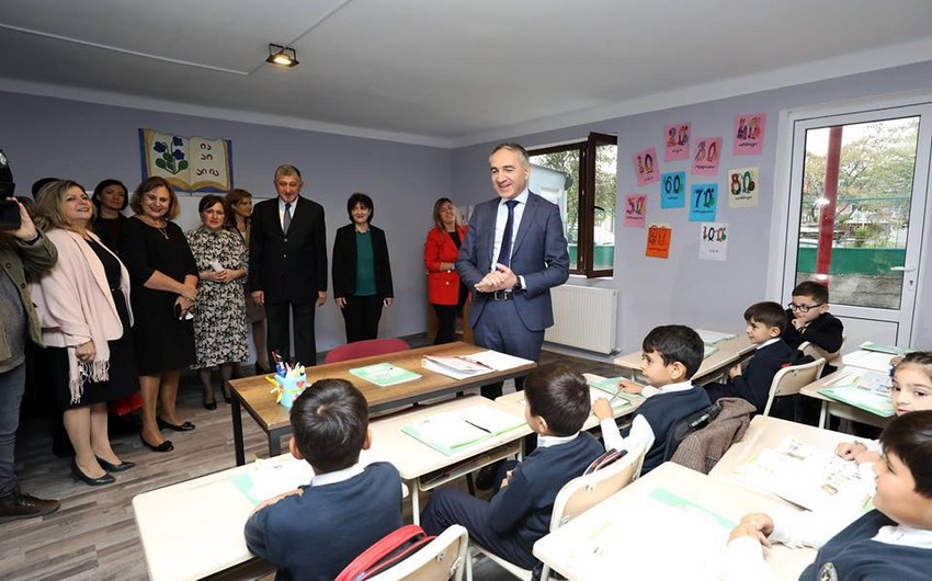 Gürcüstanın təhsil naziri Marneulidə yeni təhsil mərkəzi ilə tanış olub