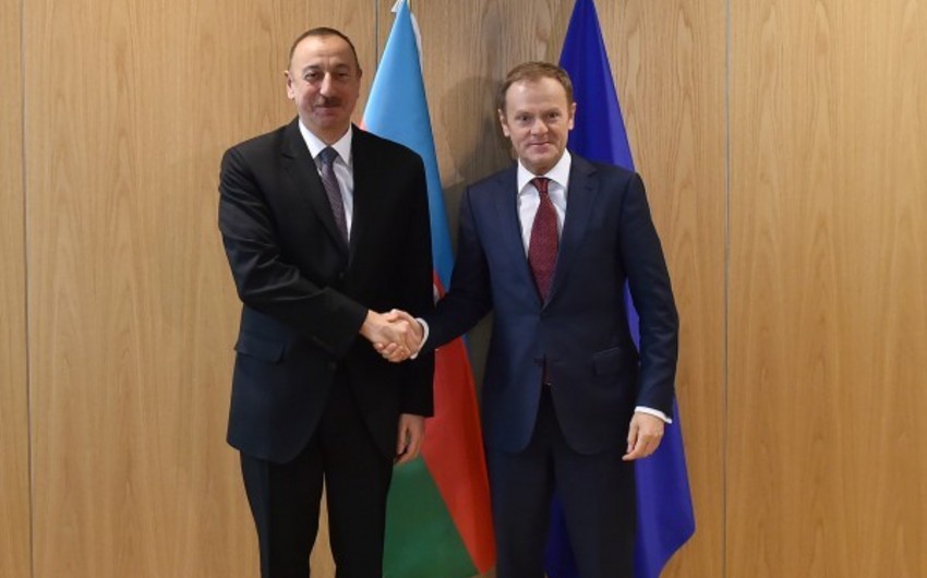 Президент Совета ЕС Дональд Туск поздравил Президента Ильхама Алиева