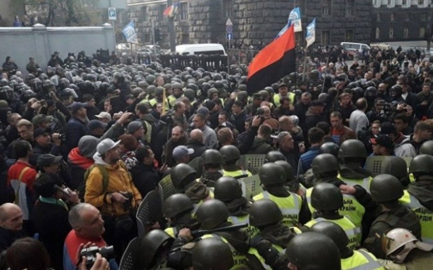 Kiyevdə aksiya iştirakçıları ilə polis arasında toqquşma olub, xəsarət alanlar var