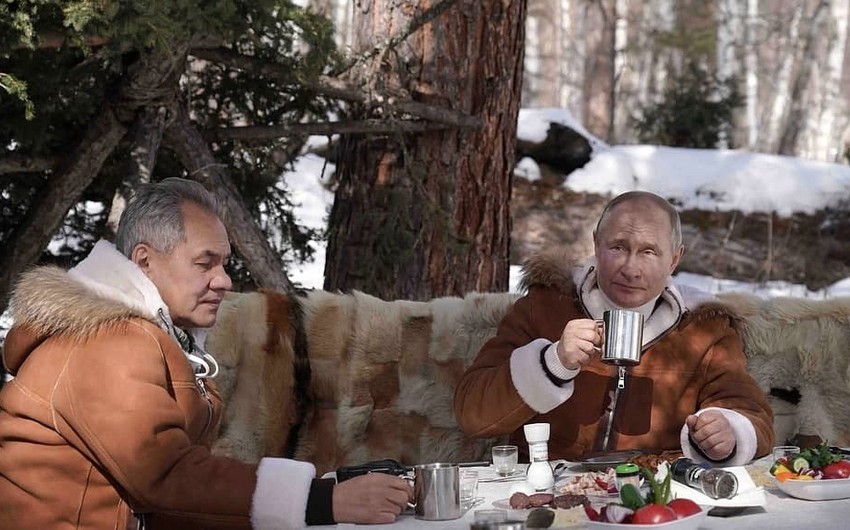 Путин и Шойгу провели выходные в сибирской тайге