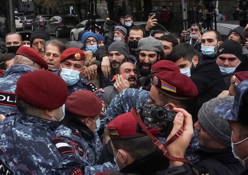 В Ереване возобновляются антиправительственные акции протеста