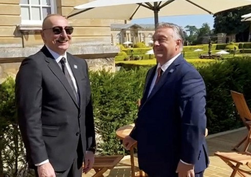 Ильхам Алиев побеседовал с Виктором Орбаном в Оксфорде
