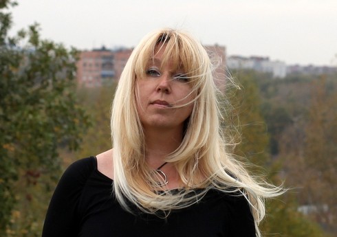В России журналистка покончила с собой у здания МВД