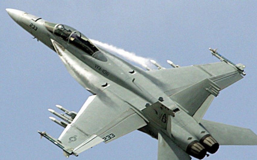 СМИ: Два военных самолета F-18 столкнулись над побережьем США