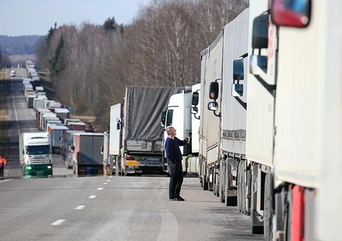 Более 1200 грузовиков скопилось на латвийско-российской границе