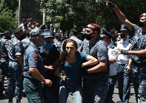 В Ереване прошла акция протеста с требованием отставки правительства