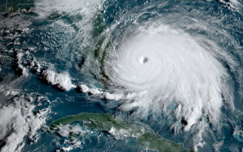 Ураган Дориан вновь усилился до третьей категории