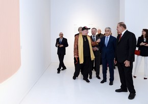 В Центре Гейдара Алиева открылась выставка бахрейнского художника Первая искра