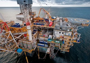 bp does not plan to stop work on offshore platforms this year