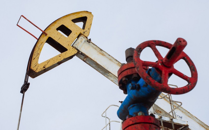 “Urals” neftinin orta qiyməti 33% azalıb
