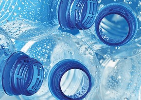 Russian biochemist names dangers of water in plastic bottles