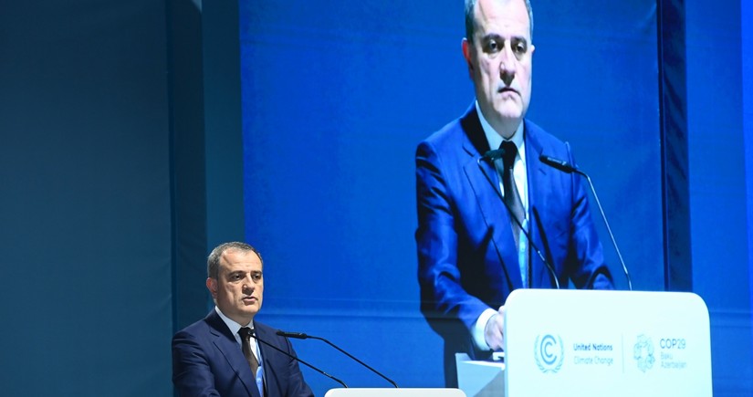 Ceyhun Bayramov “Buzlaqlar-2025: Buzlaqların qorunması üçün qlobal tədbirlərin görülməsi” mövzusunda tədbirdə çıxış edib