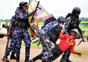В Уганде 37 человек погибли в беспорядках после ареста оппозиционера