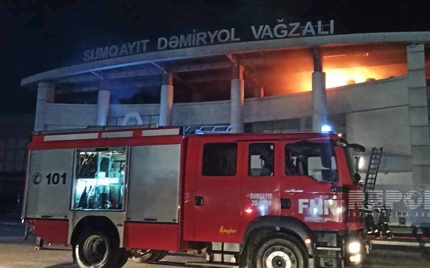 Sumqayıt dəmir yolu vağzalında yanğın olub, 10 nəfər təxliyə edilib - YENİLƏNİB - 2 - VİDEO