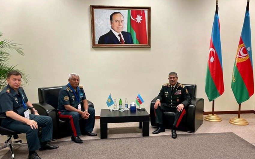 Azerbaijan, Kazakhstan discuss expansion of military cooperation