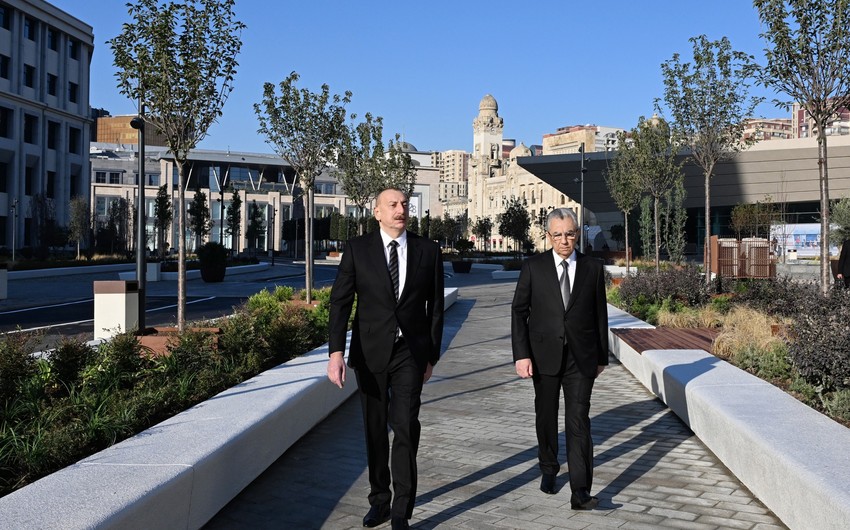 Ilham Aliyev reviews upgraded conditions following landscaping, reconstruction efforts in front of Baku Railway Station and 28 May metro station