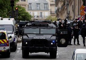 К резиденции парламента в центре Парижа стянули усиленные наряды полиции