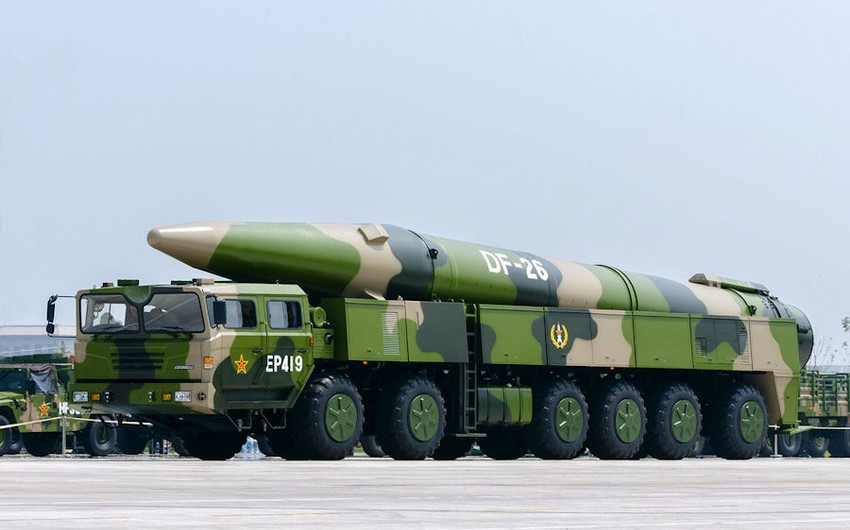 Армия Китая приняла на вооружение новую баллистическую ракету средней дальности