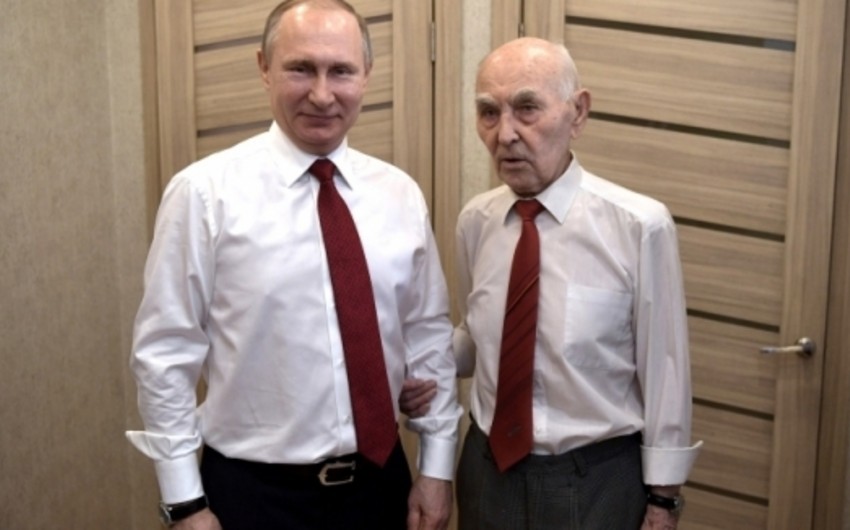 Putin congratulates his former KGB chief on his 90th birthday