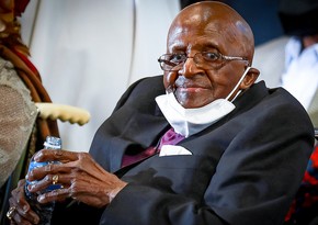 South African anti-apartheid campaigner Archbishop Desmond  Tutu dies at 90