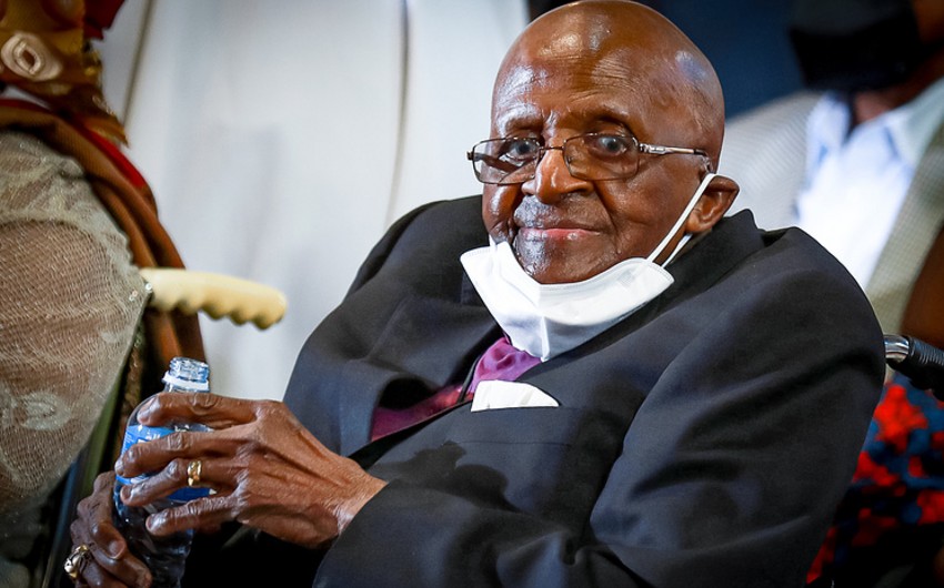 South African anti-apartheid campaigner Archbishop Desmond  Tutu dies at 90