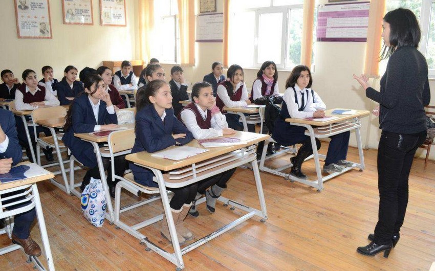 В одной из школ Баку возникла опасность, учащиеся эвакуированы