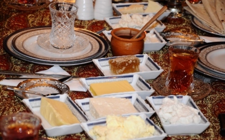 Azerbaijani national breakfast traditions presented