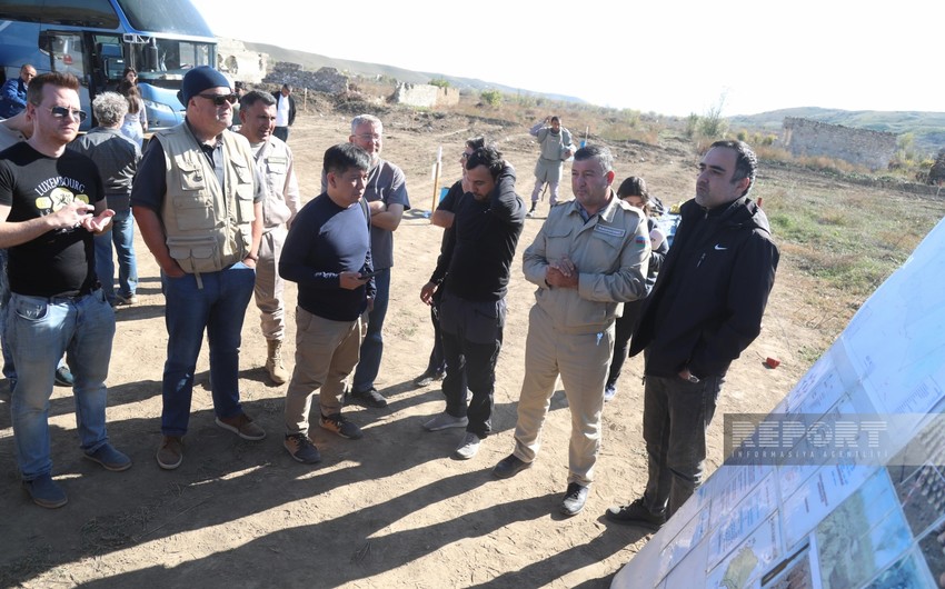 Int’l travelers observe mine clearing process in Azerbaijan’s Fuzuli