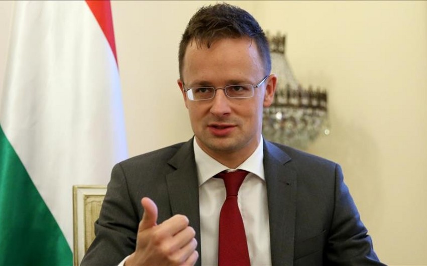 Сиярто: Венгрия заинтересована в получении дополнительных объемов газа из Азербайджана