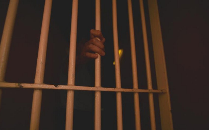 В Баку заключенный совершил суицид
