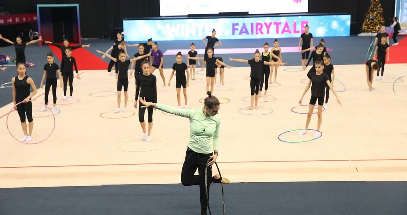 Hungarian gymnast Fanni Pigniczki holds masterclass in Baku