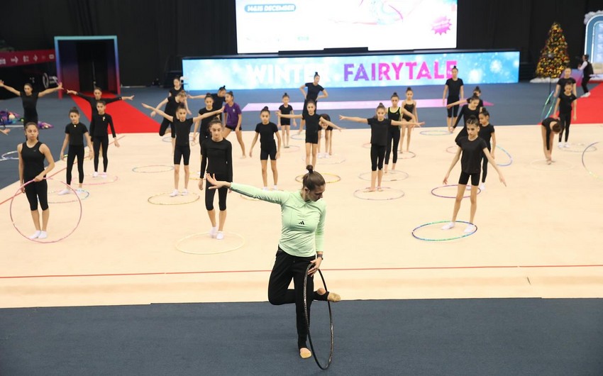 Hungarian gymnast Fanni Pigniczki holds masterclass in Baku