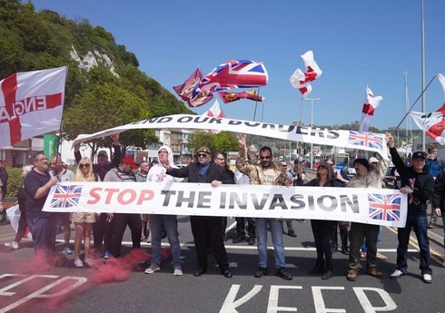 В ряде городов Великобритании вспыхнули протесты против мигрантов