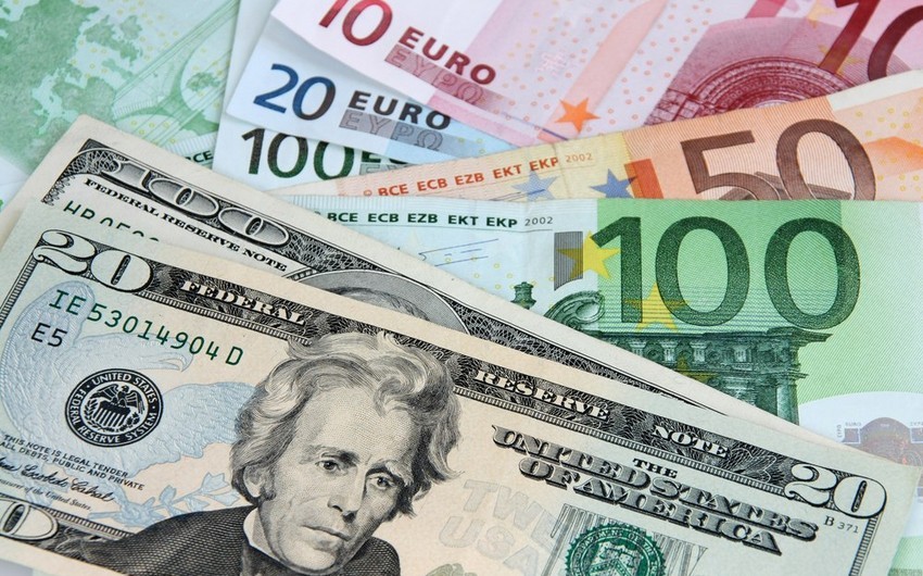 Курс доллара снизился к евро
